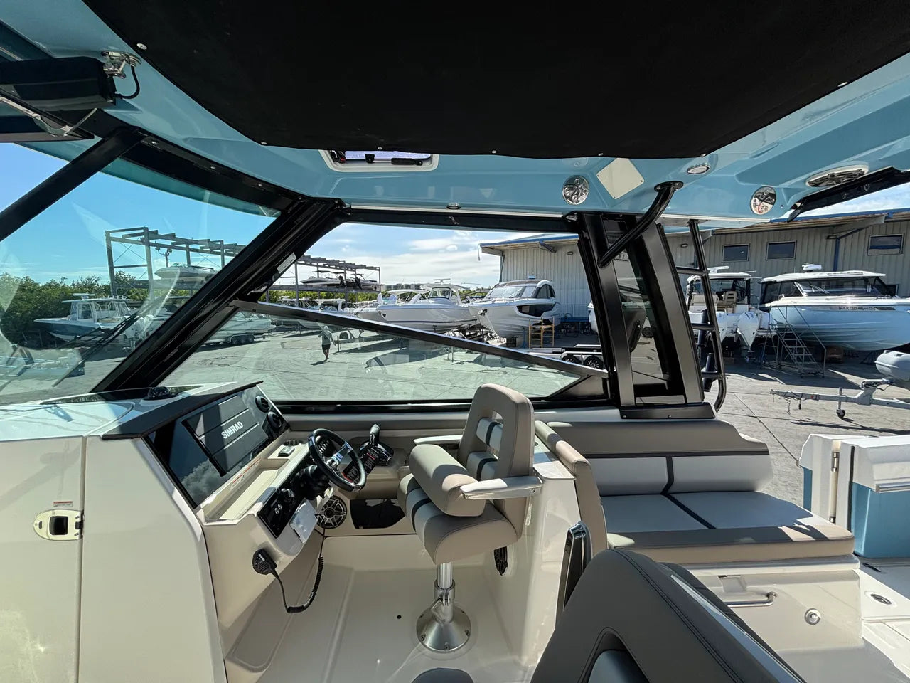 2026 Boston Whaler 330 Vantage 33.0 feet, Clearwater, Florida #12