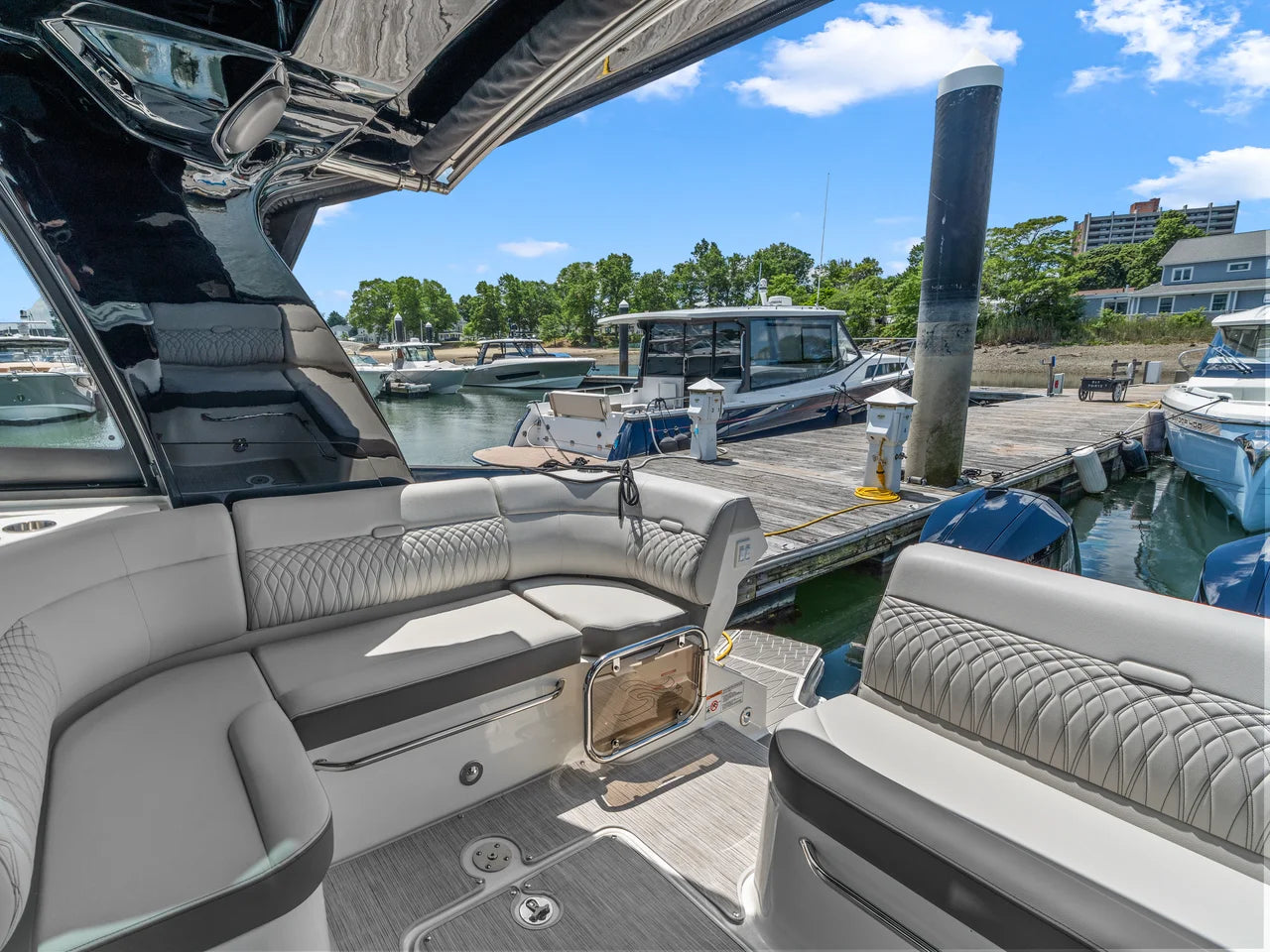 2026 Sea Ray Sundancer 370 Outboard 37.0 feet, Clearwater, Florida #13
