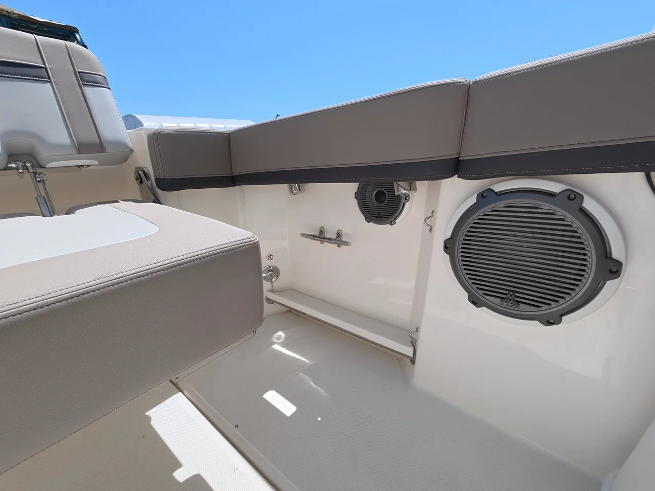 2026 Boston Whaler 240 Vantage 24.0 feet, Clearwater, Florida #9