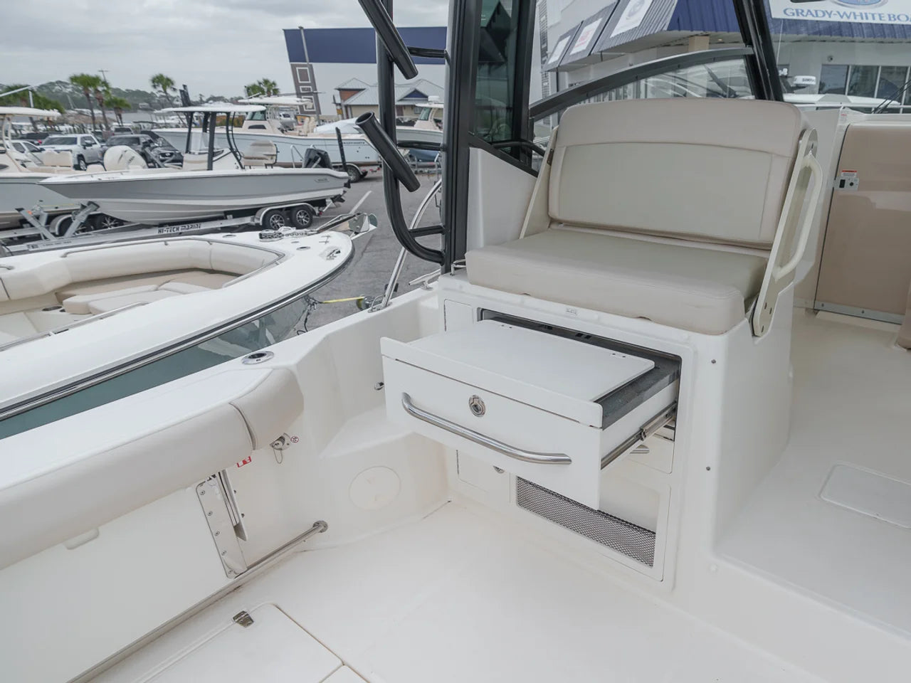 2026 Boston Whaler 325 Conquest 32.0 feet, Clearwater, Florida #52