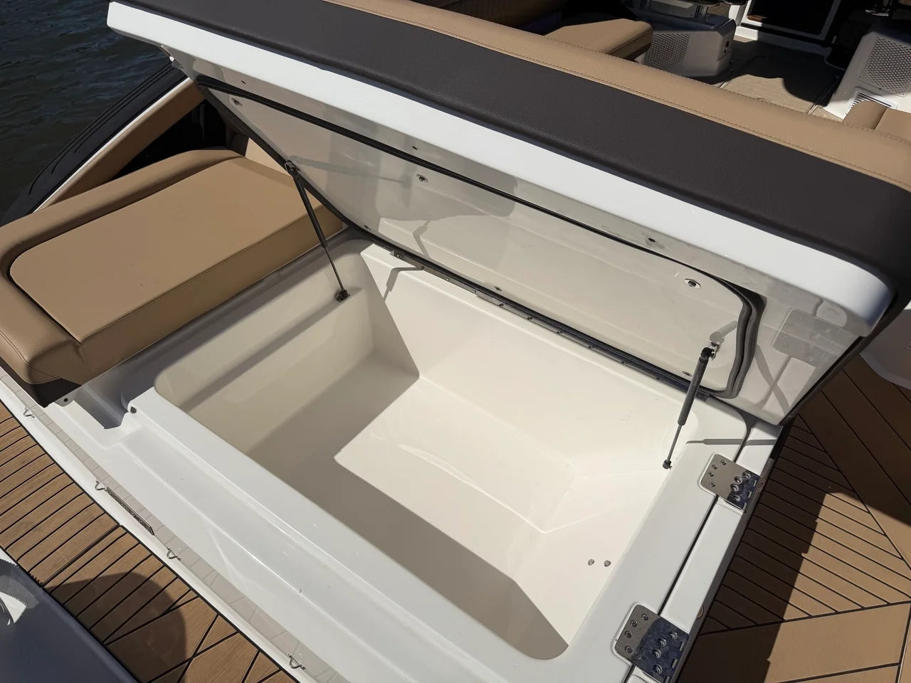 2026 Sea Ray SLX 360 OUTBOARD 36.0 feet, Clearwater, Florida #29