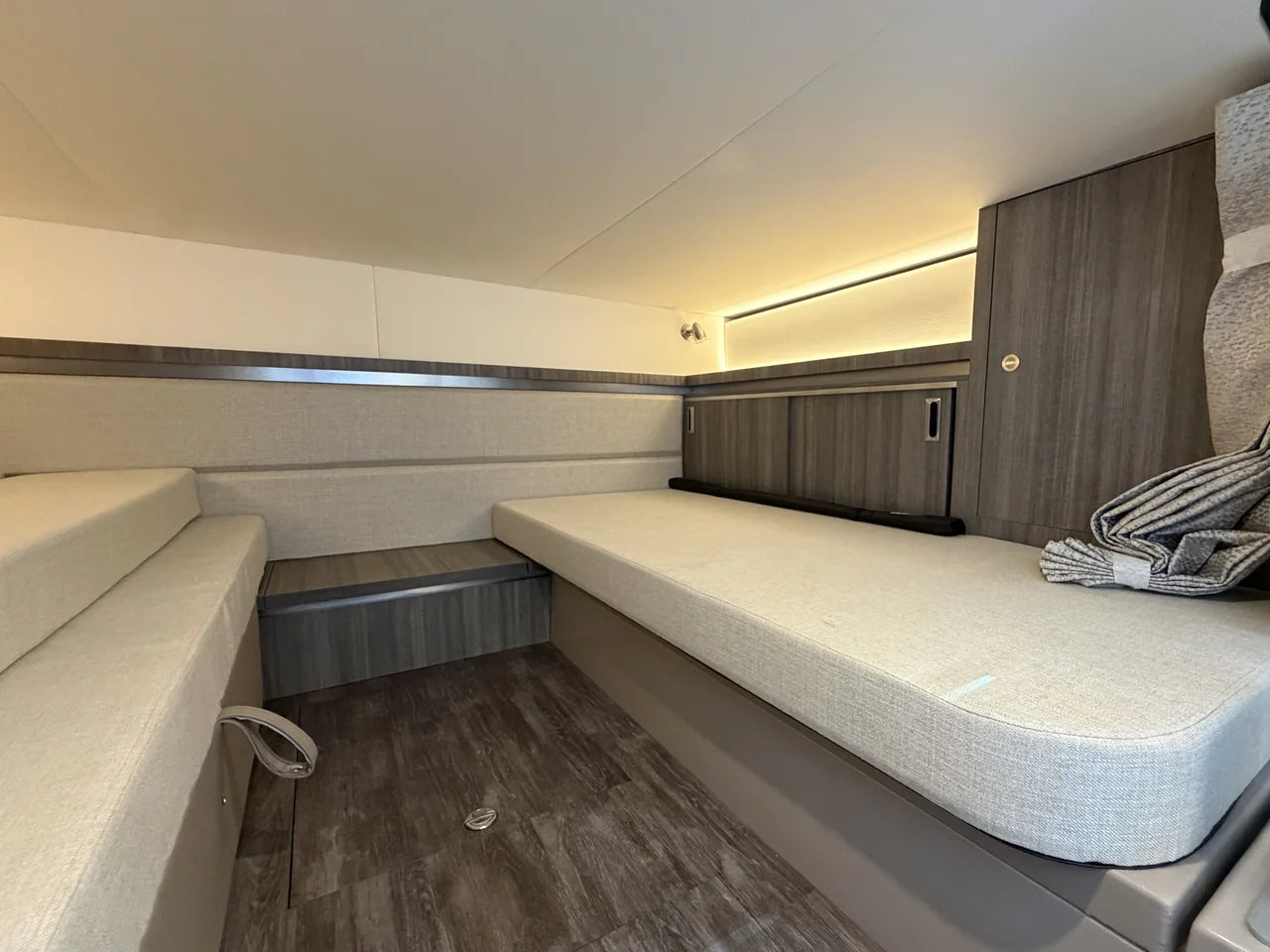 2026 Sea Ray Sundancer 320 Outboard 32.0 feet, Clearwater, Florida #61