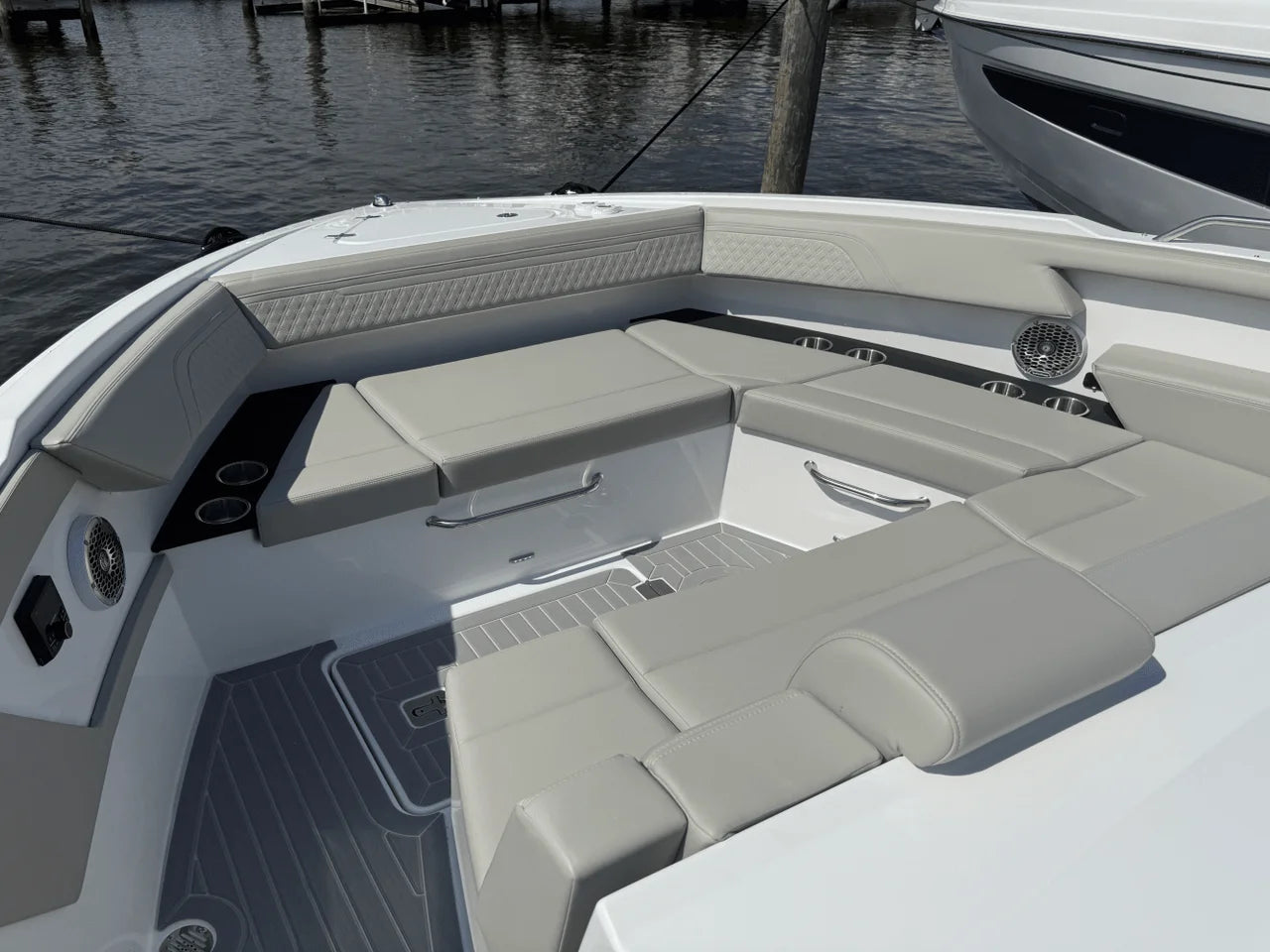 2026 Cruisers Yachts 34 GLS Outboard 34.0 feet, Clearwater, Florida #30