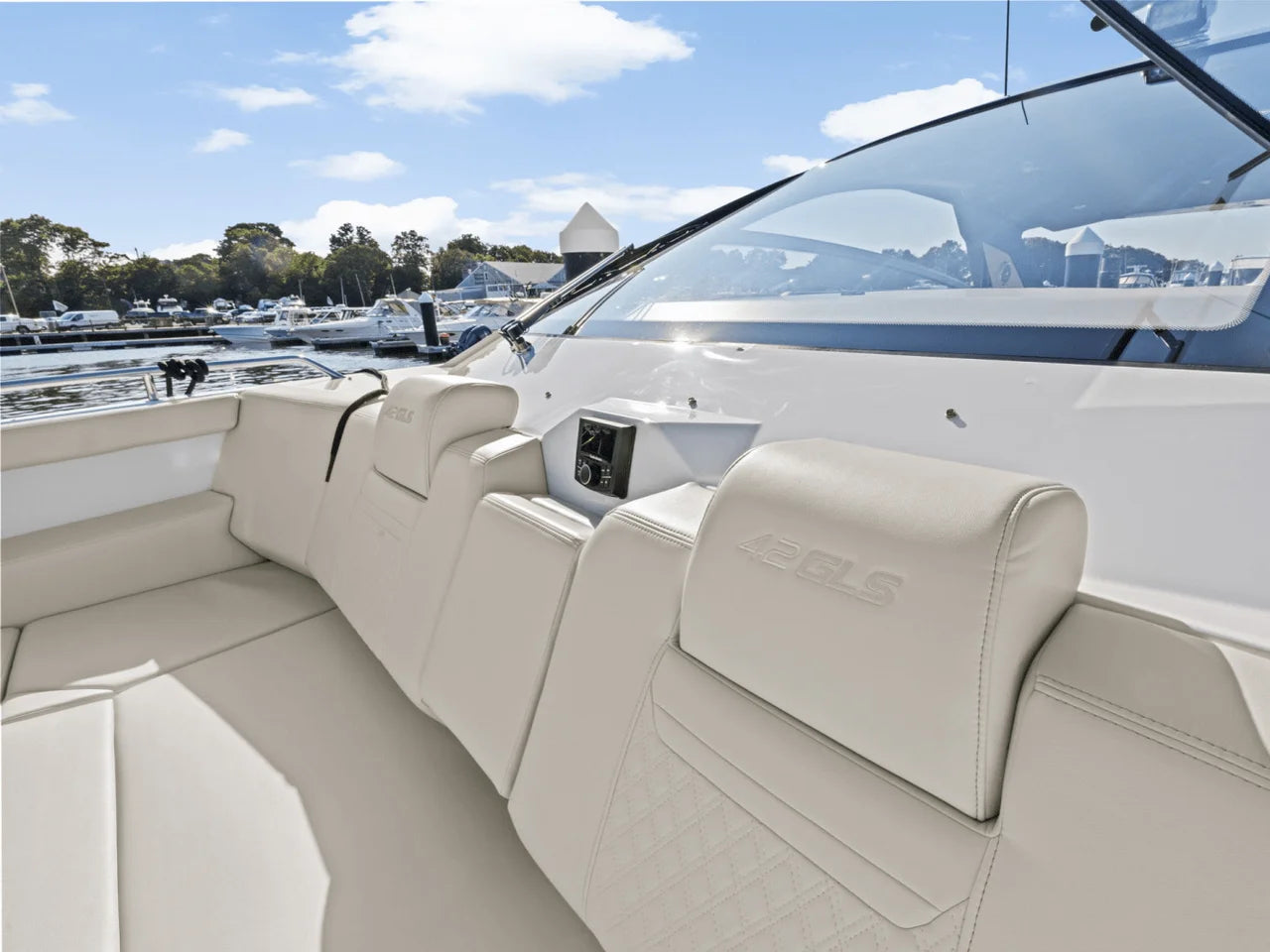 2025 Cruisers Yachts 42 GLS Outboard 42.0 feet, Clearwater, Florida #35