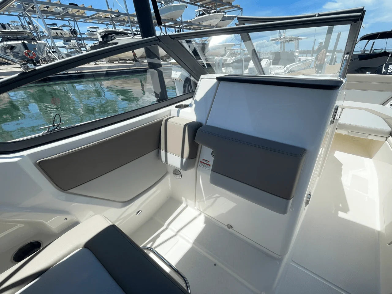2025 Boston Whaler 210 Vantage 21.0 feet, Clearwater, Florida #25