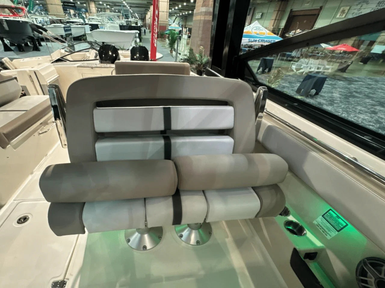 2025 Boston Whaler 330 Vantage 33.0 feet, Clearwater, Florida #16