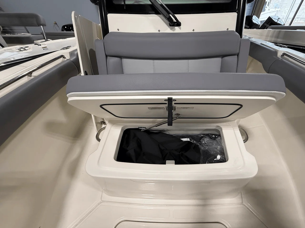 2026 Boston Whaler 250 Outrage 25.0 feet, Clearwater, Florida #13