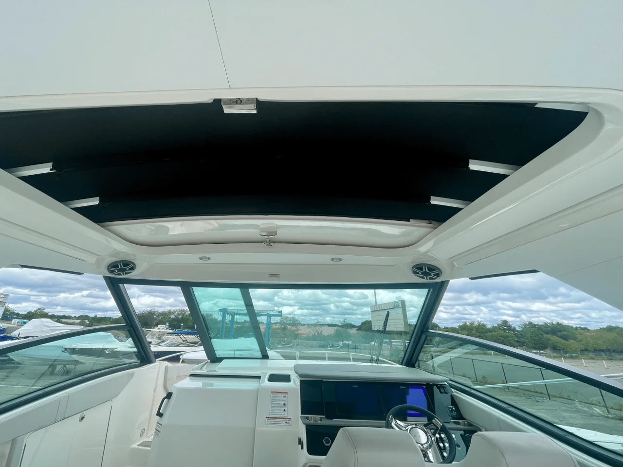 2026 Sea Ray Sundancer 320 Outboard 32.0 feet, Clearwater, Florida #5