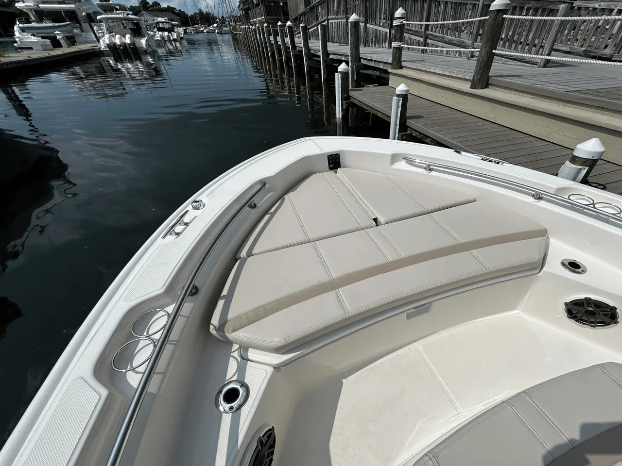 2026 Boston Whaler 220 Dauntless 22.0 feet, Clearwater, Florida #18