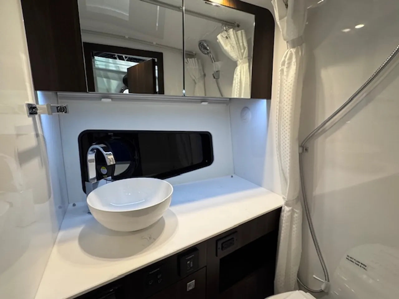 2026 Cruisers Yachts 34 GLS Outboard 34.0 feet, Clearwater, Florida #38