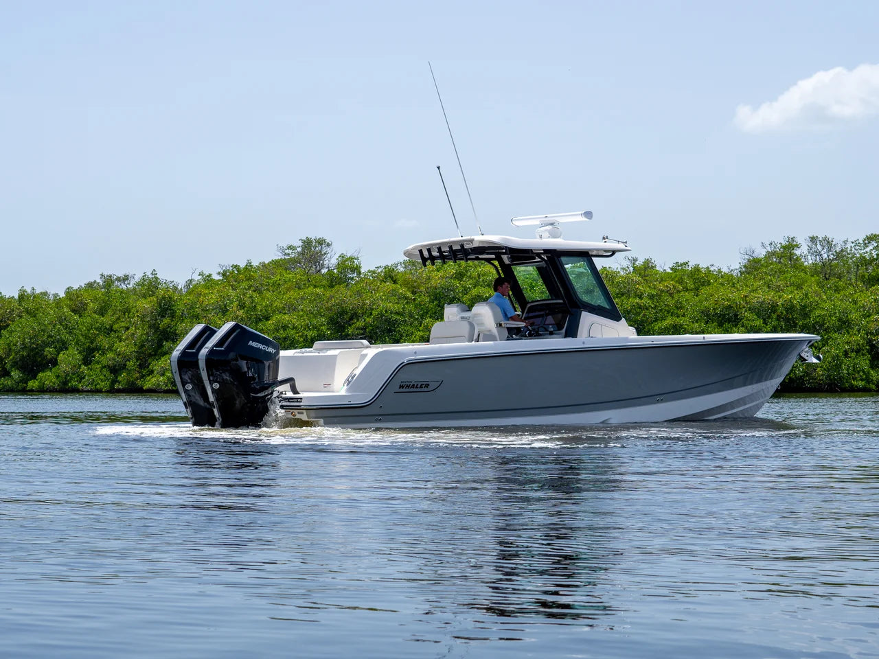 2026 Boston Whaler 330 Outrage 33.0 feet, Clearwater, Florida #4