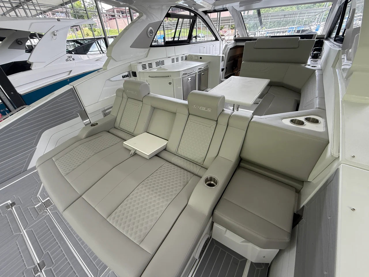 2027 Cruisers Yachts 42 GLS Outboard 42.0 feet, Clearwater, Florida #21