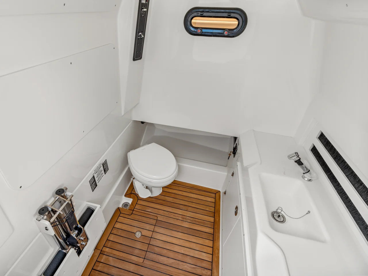 2026 Boston Whaler 330 Outrage 33.0 feet, Clearwater, Florida #25