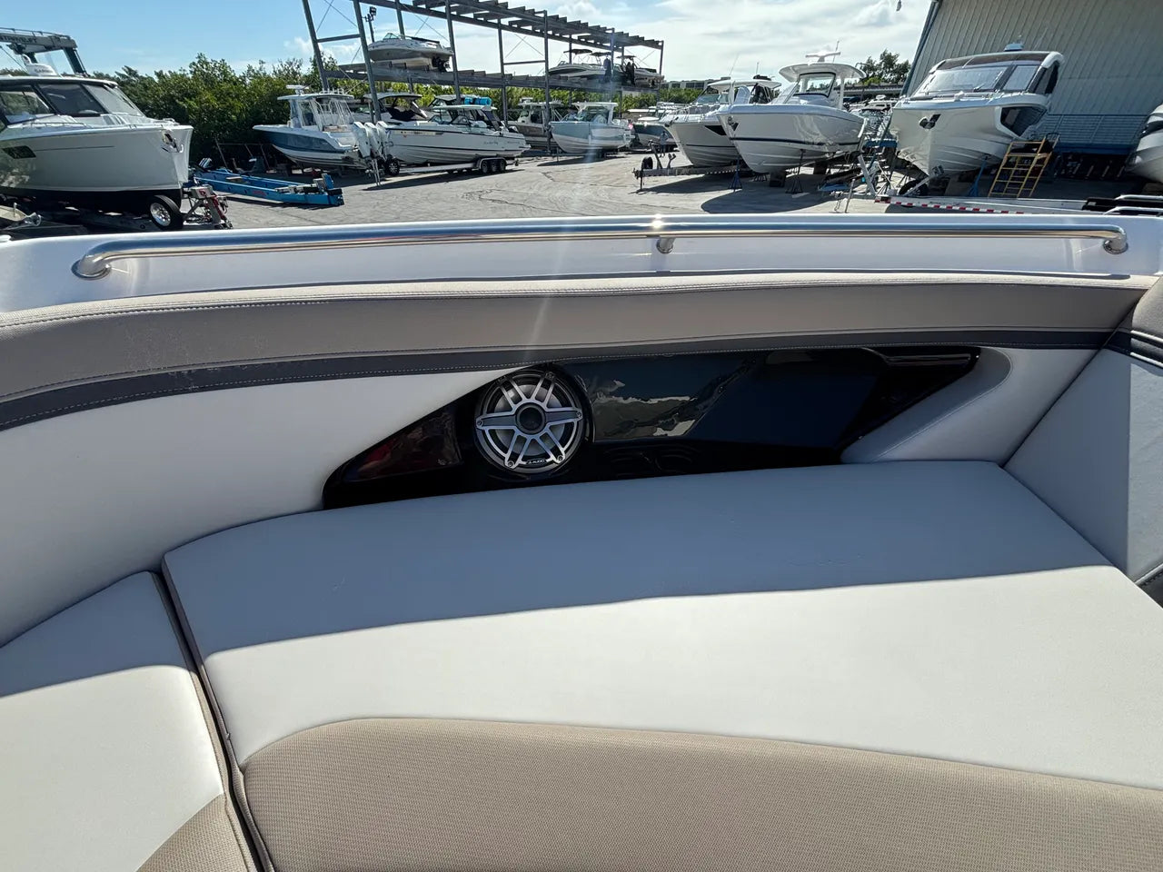 2026 Boston Whaler 330 Vantage 33.0 feet, Clearwater, Florida #22