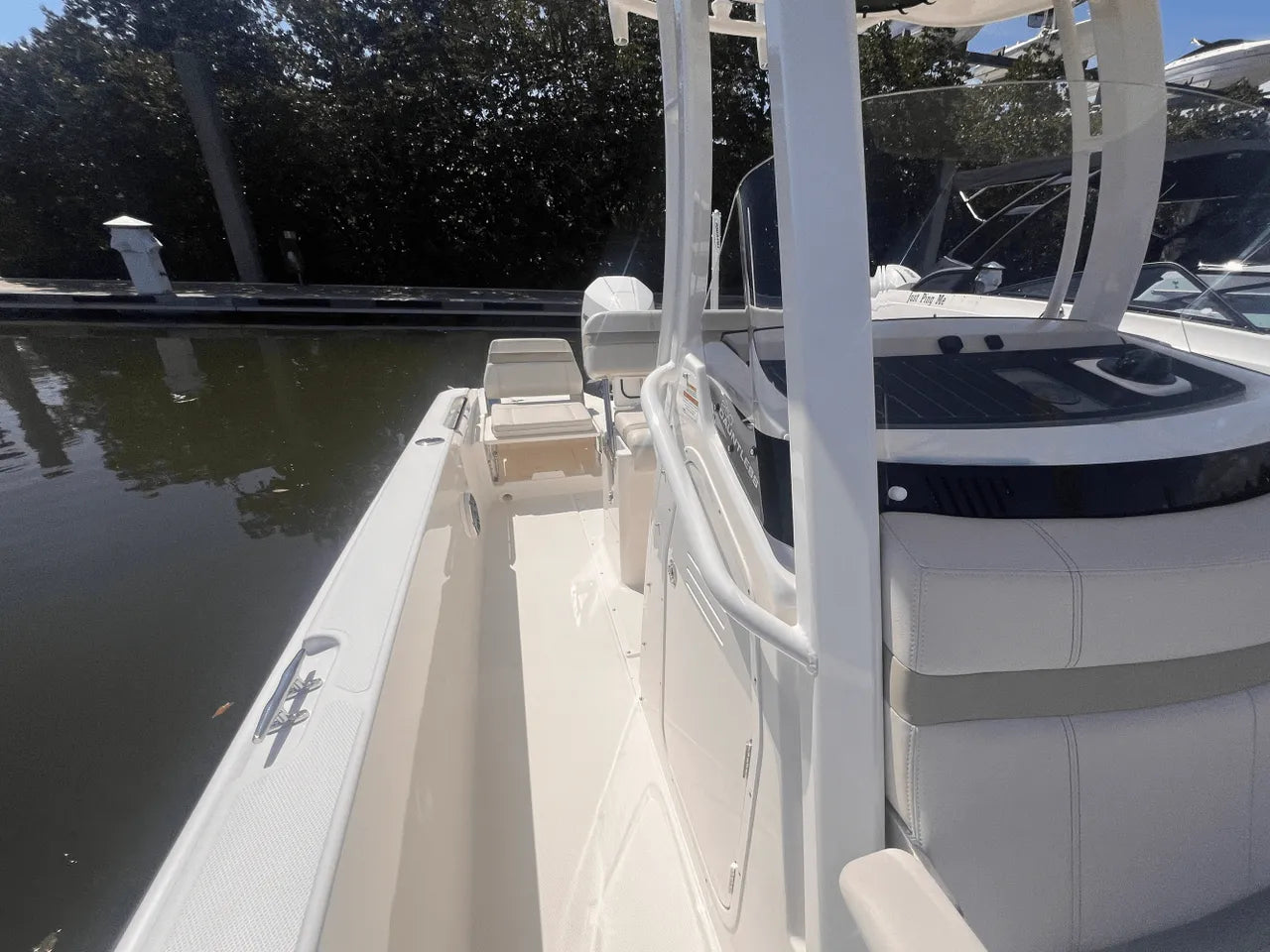 2025 Boston Whaler 250 Dauntless 25.0 feet, Clearwater, Florida #33