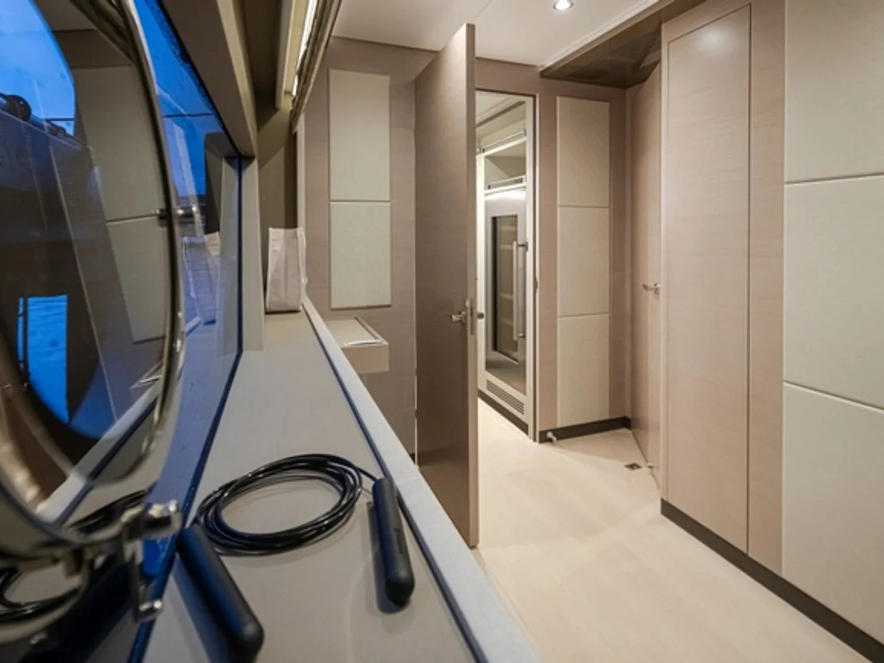 2027 Ocean Alexander 27R 93.0 feet, Clearwater, Florida #38