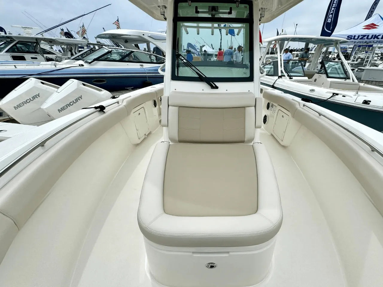 2025 Boston Whaler 280 Outrage 28.0 feet, Clearwater, Florida #30
