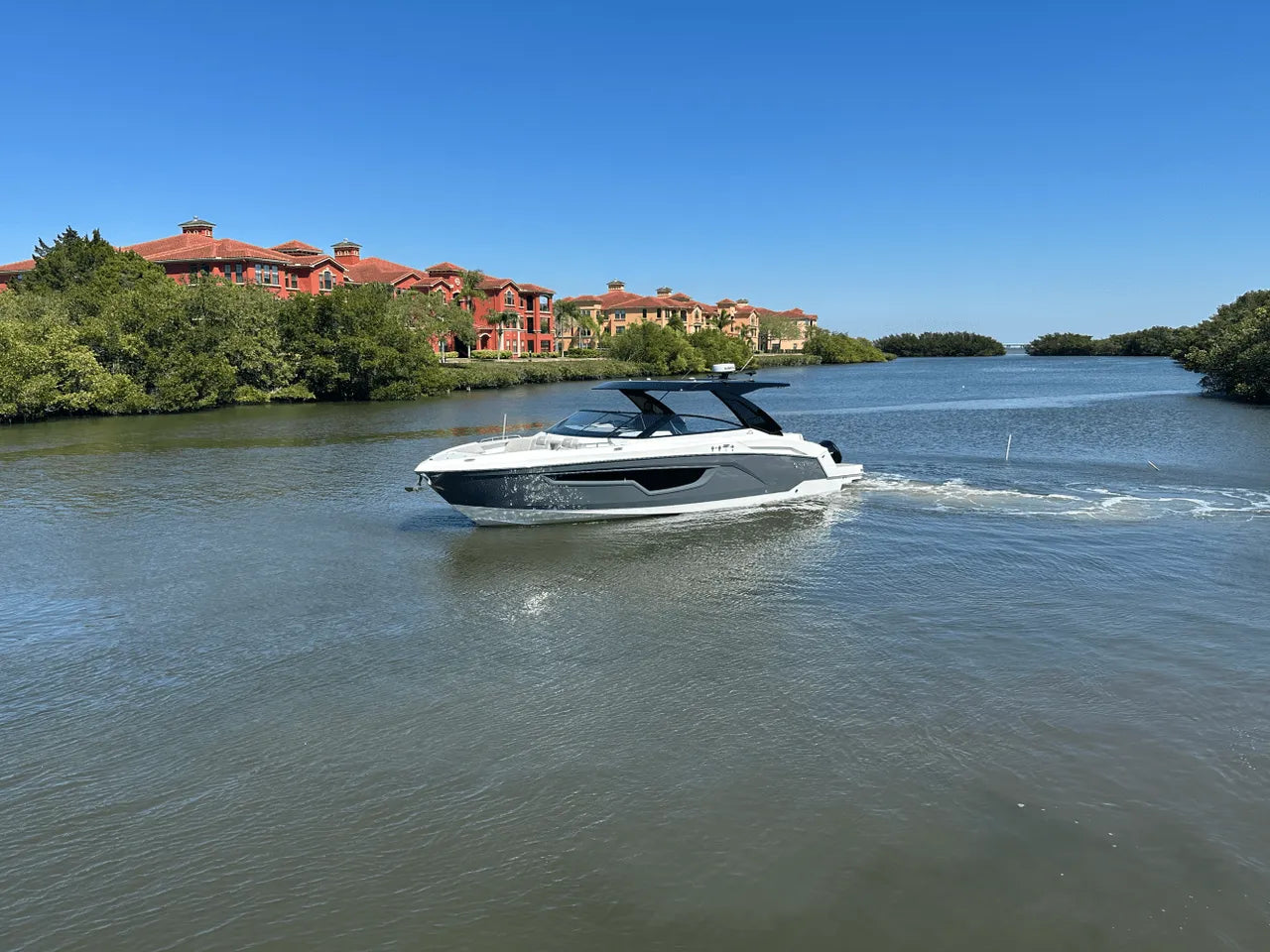 2024 Cruisers Yachts 34 GLS Outboard 34.0 feet, Clearwater, Florida #11