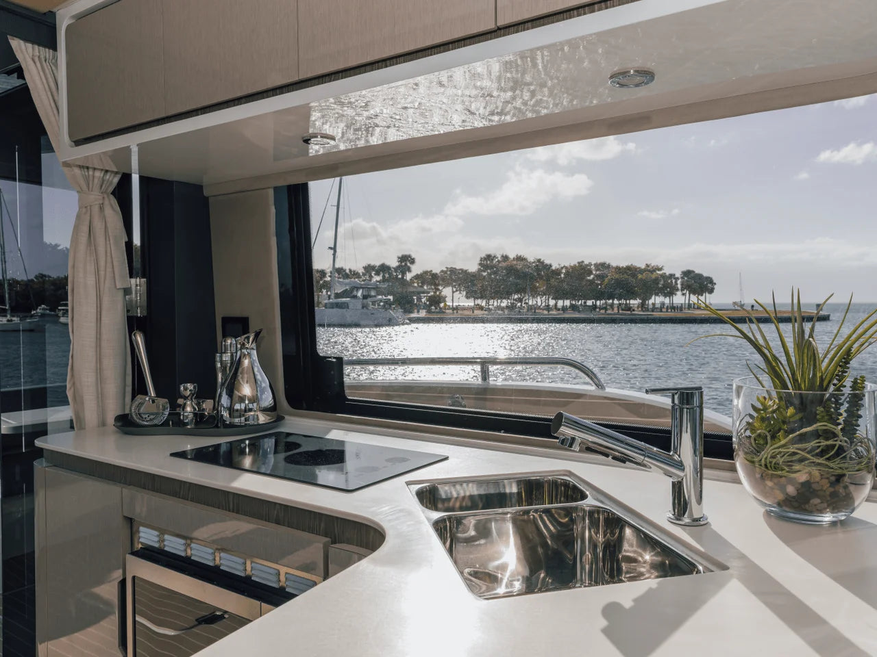 2027 Cruisers Yachts 57FLY 57.0 feet, Clearwater, Florida #79