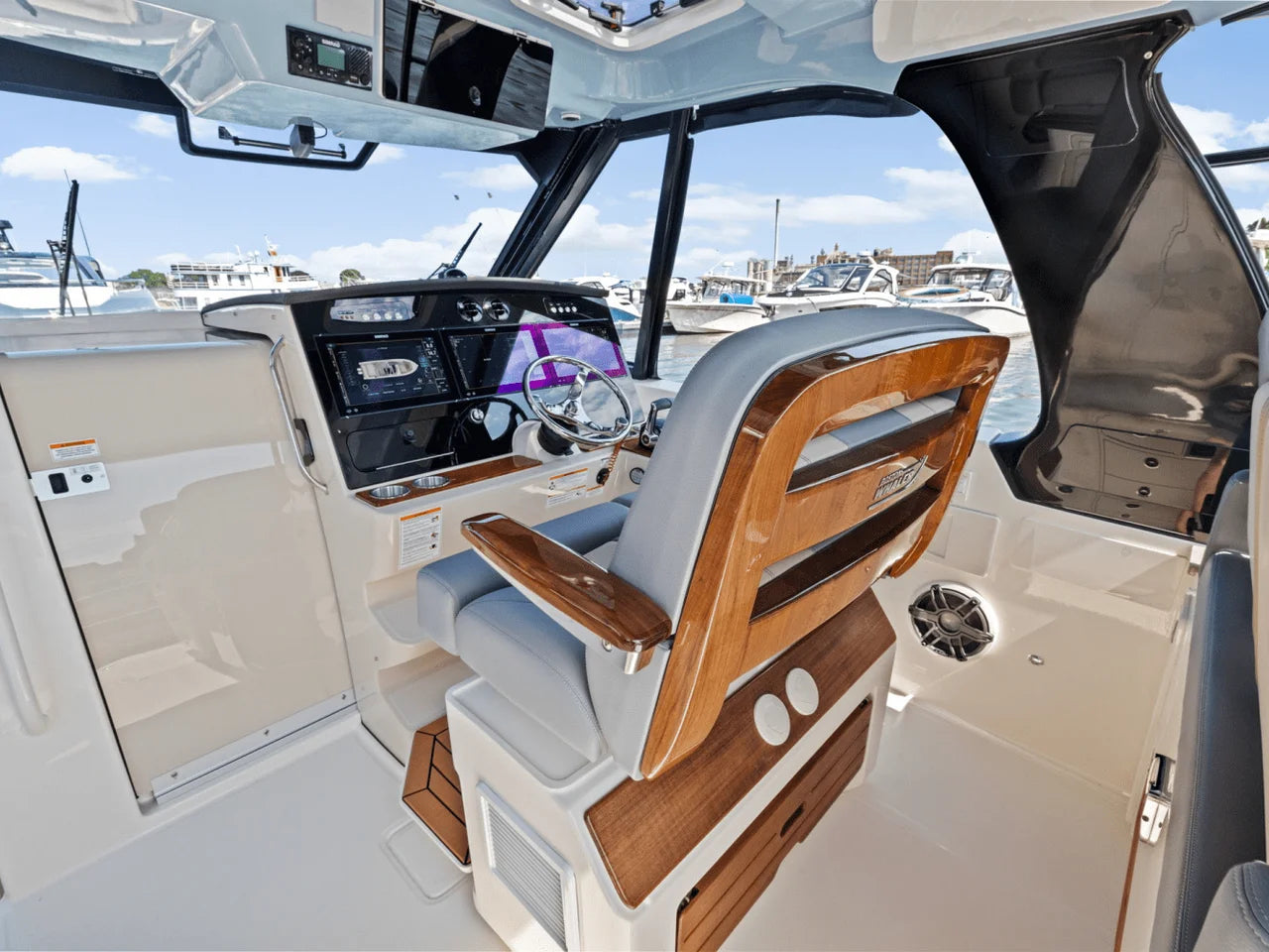 2025 Boston Whaler 380 Realm 38.0 feet, Clearwater, Florida #23