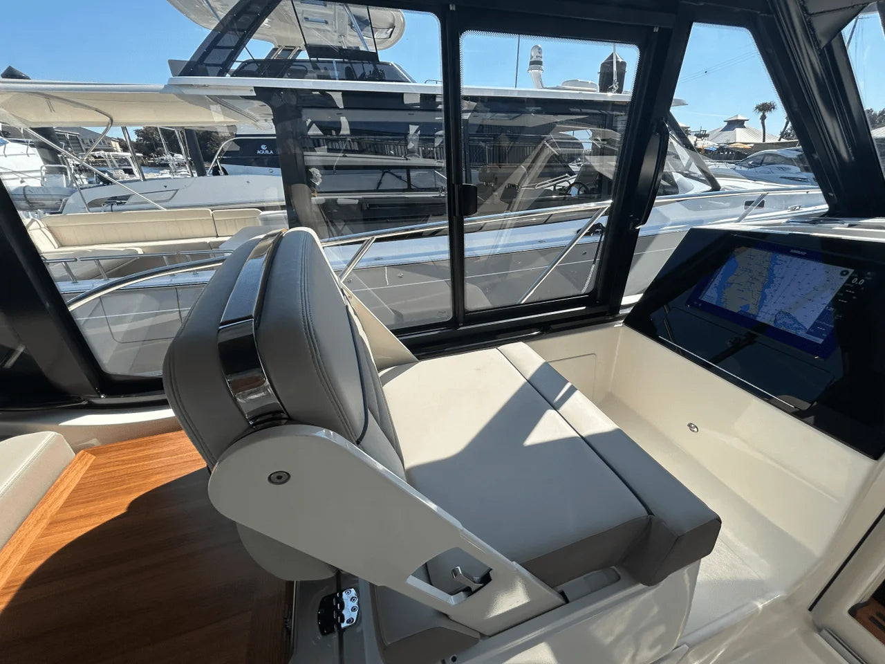 2025 Boston Whaler 365 Conquest 36.0 feet, Clearwater, Florida #73