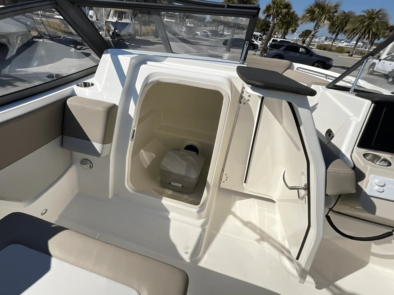 2025 Boston Whaler 210 Vantage 21.0 feet, Clearwater, Florida #18