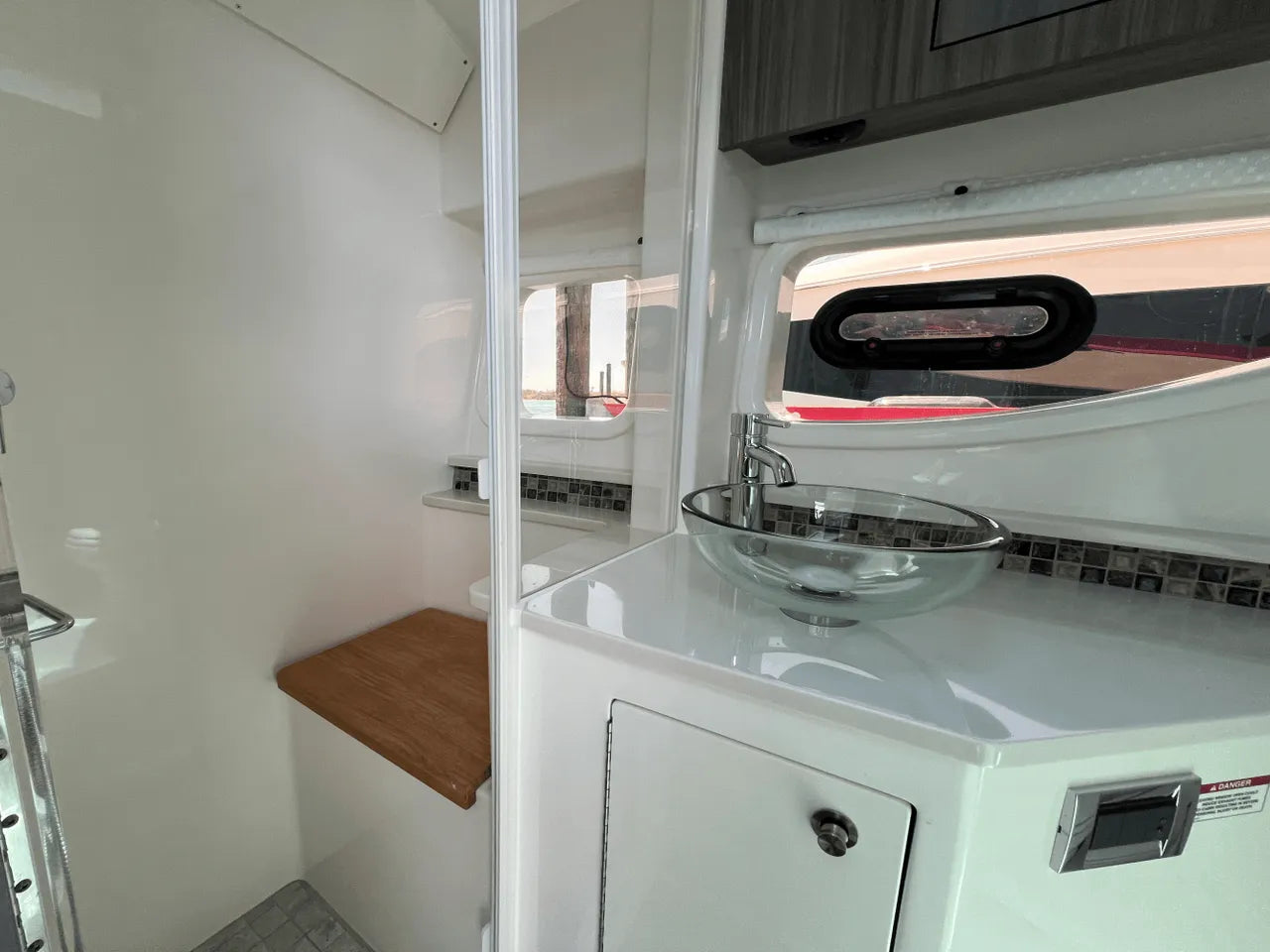 2025 Sea Ray Sundancer 370 Outboard 37.0 feet, Clearwater, Florida #43
