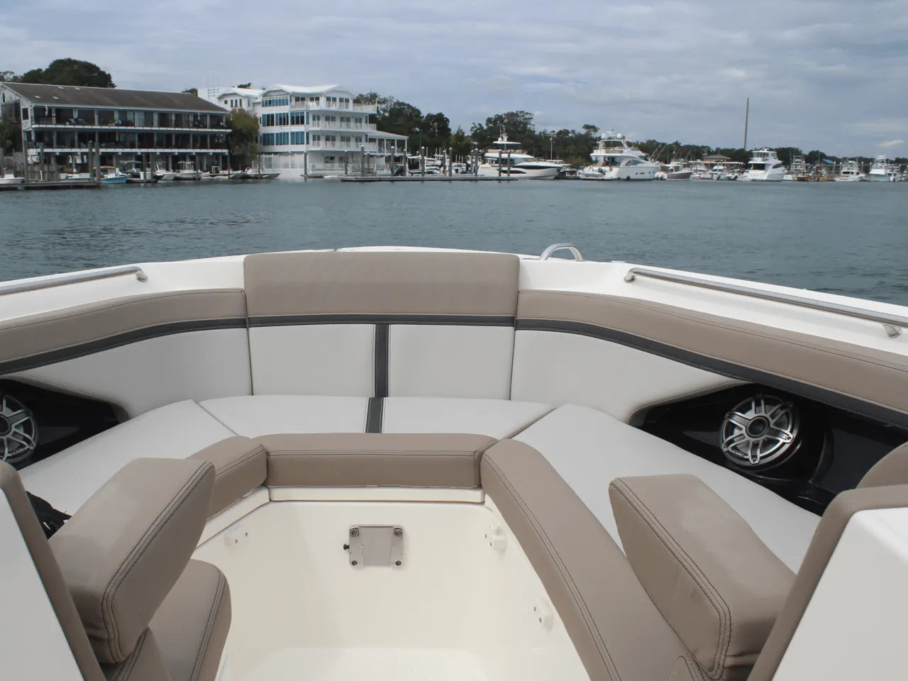 2026 Boston Whaler 330 Vantage 33.0 feet, Clearwater, Florida #62