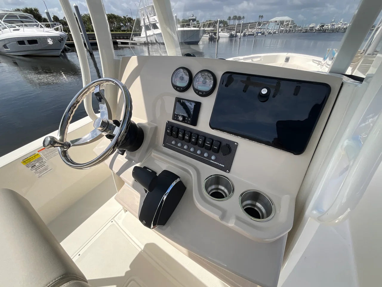 2026 Boston Whaler 250 Dauntless 25.0 feet, Clearwater, Florida #9