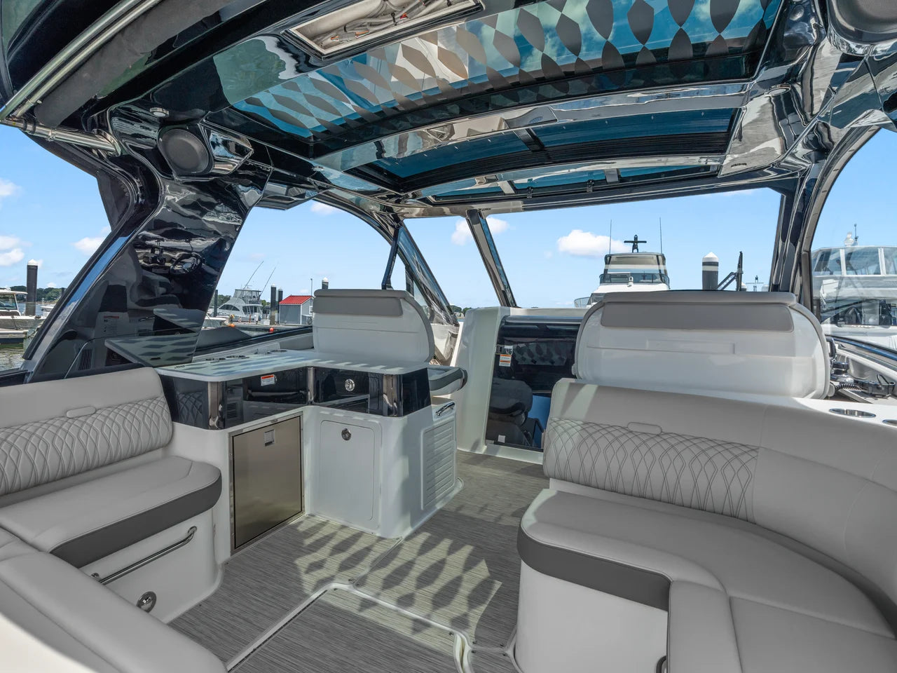 2026 Sea Ray Sundancer 370 Outboard 37.0 feet, Clearwater, Florida #10
