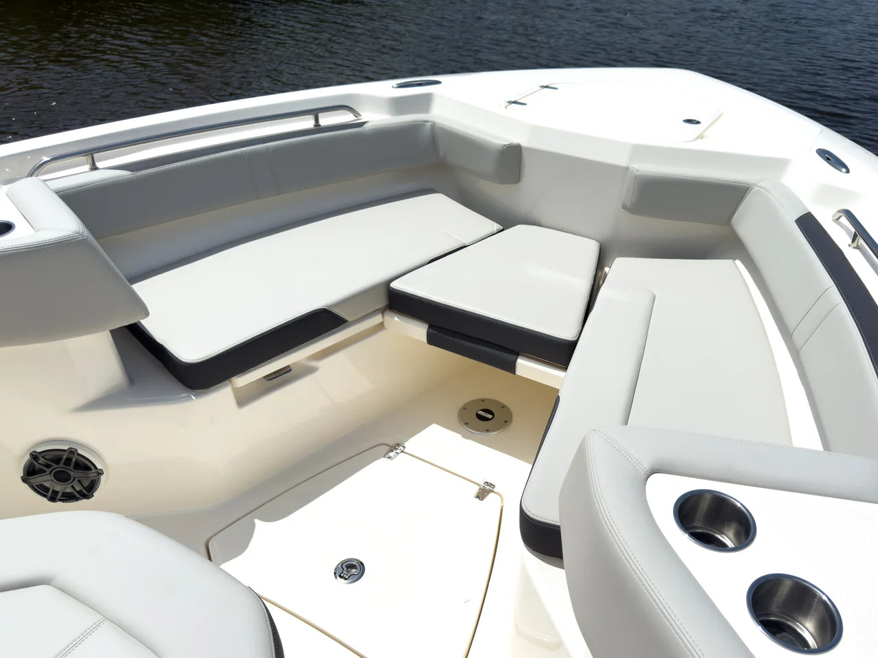 2026 Boston Whaler 330 Outrage 33.0 feet, Clearwater, Florida #21