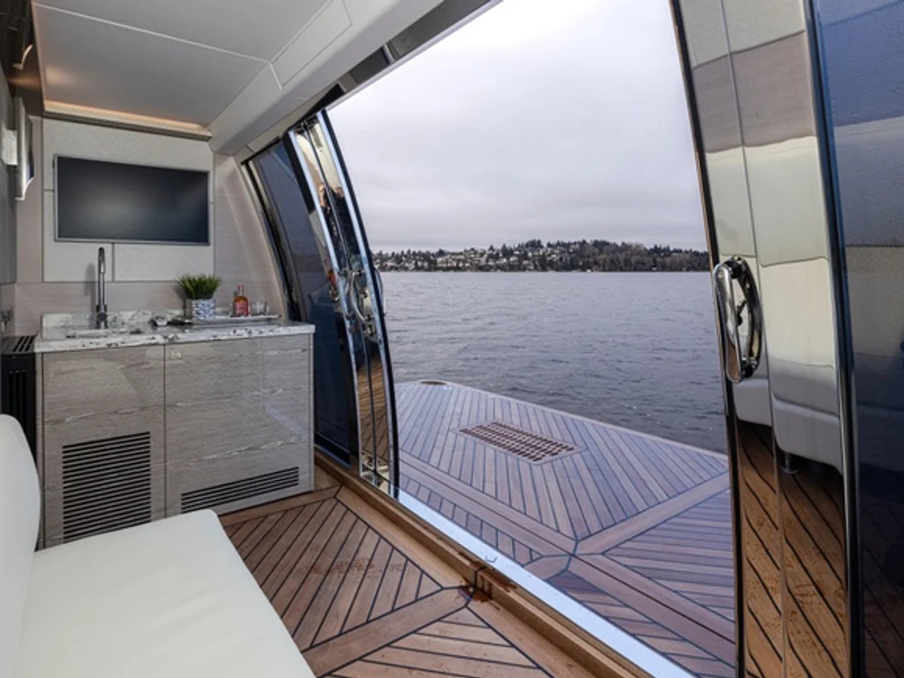 2027 Ocean Alexander 27R 93.0 feet, Clearwater, Florida #18