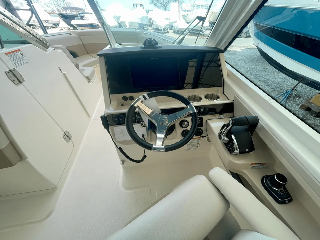 2025 Boston Whaler 280 Vantage 28.0 feet, Clearwater, Florida #24