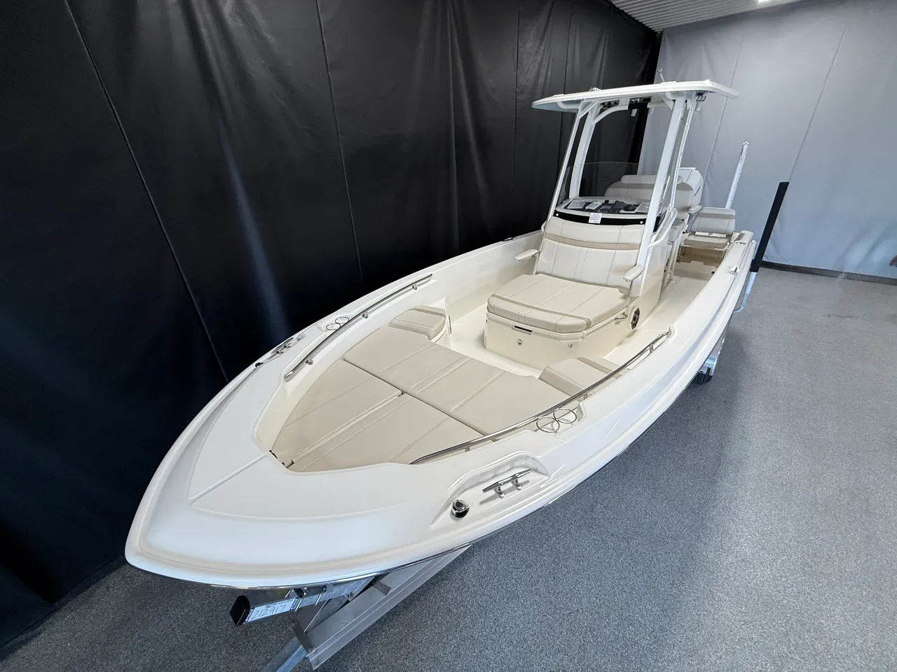 2026 Boston Whaler 250 Dauntless 25.0 feet, Clearwater, Florida #5