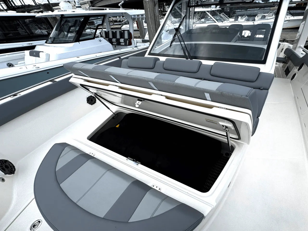 2025 Boston Whaler 420 Outrage 42.0 feet, Clearwater, Florida #25