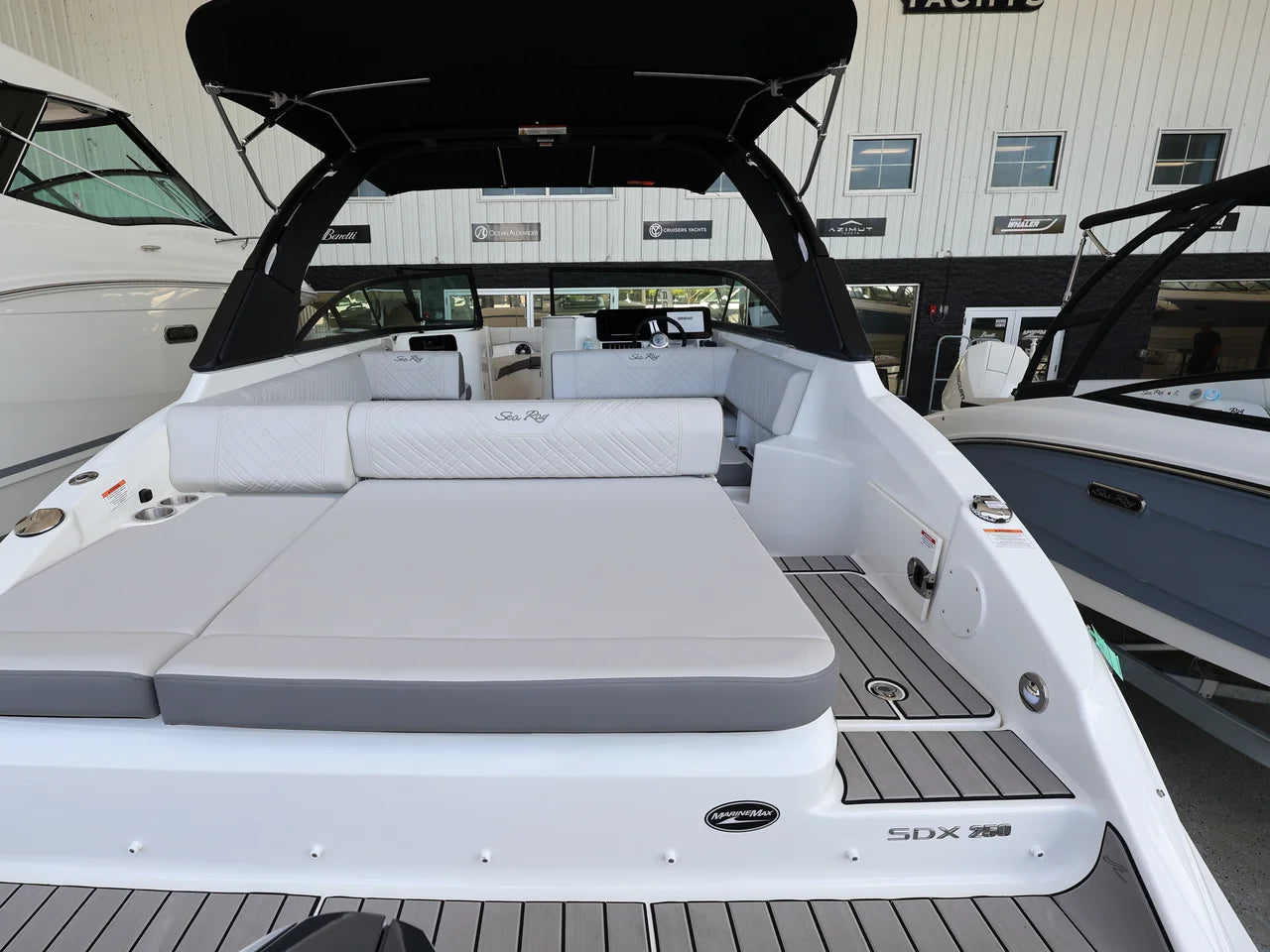 2026 Sea Ray SDX 250 Outboard 25.0 feet, Clearwater, Florida #8