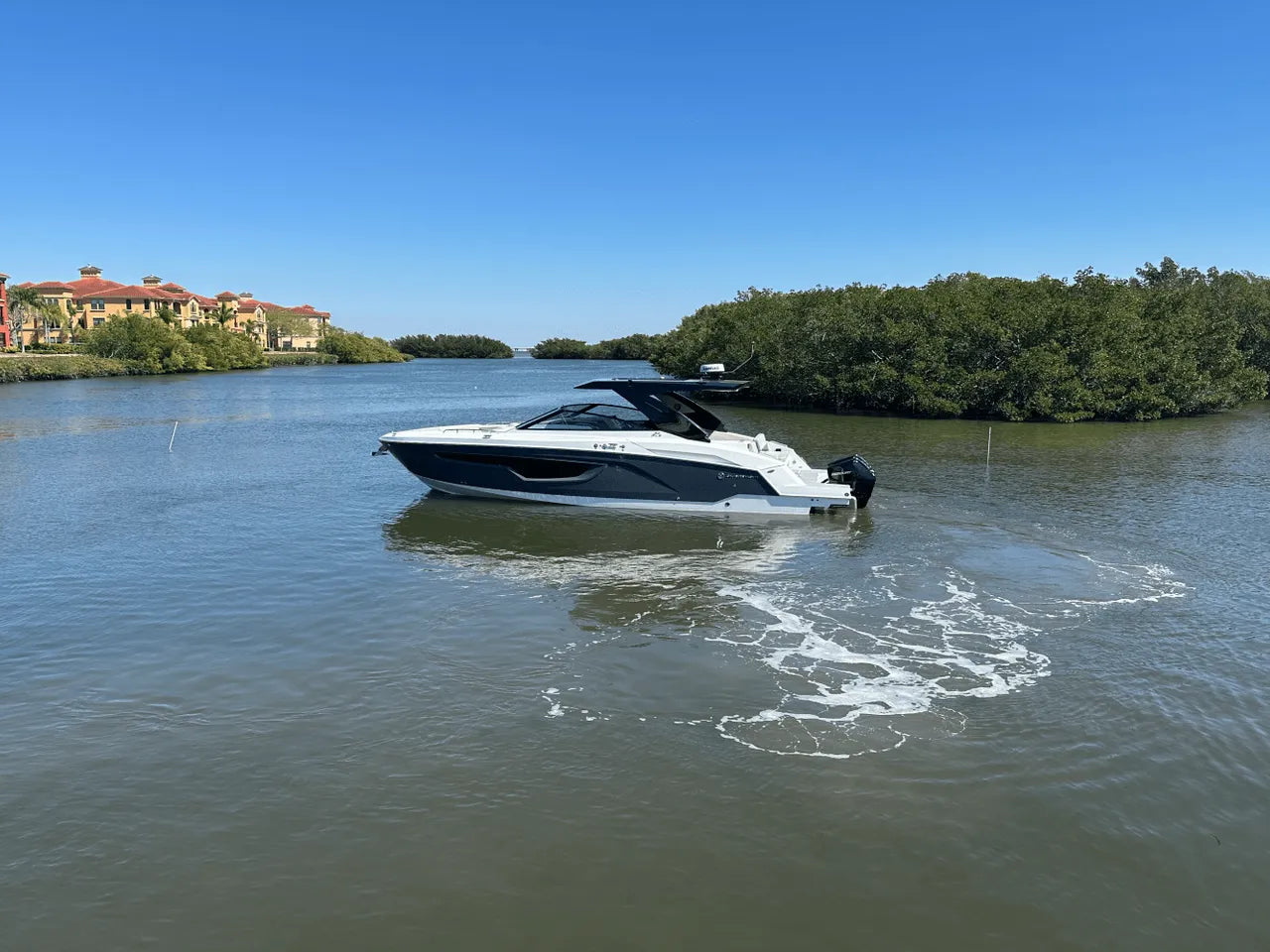 2024 Cruisers Yachts 34 GLS Outboard 34.0 feet, Clearwater, Florida #9