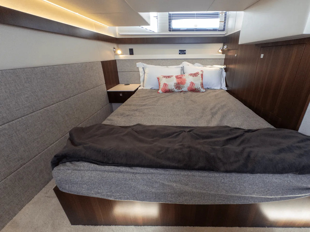 2024 Cruisers Yachts 42 Cantius 42.0 feet, Clearwater, Florida #53
