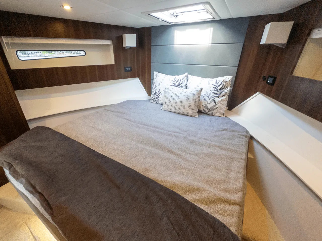 2024 Cruisers Yachts 42 Cantius 42.0 feet, Clearwater, Florida #60