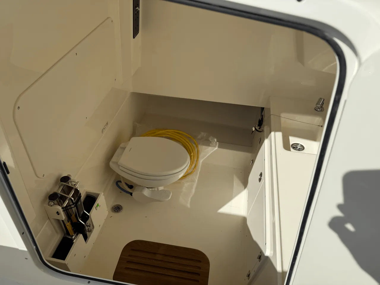 2025 Boston Whaler 330 Outrage 33.0 feet, Clearwater, Florida #33