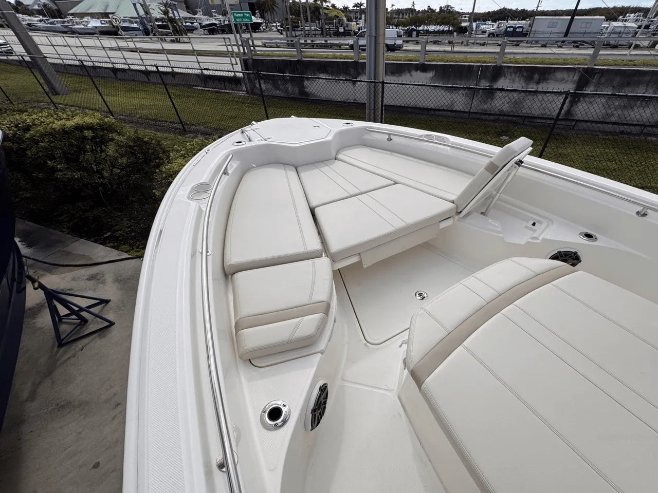 2025 Boston Whaler 280 Dauntless 28.0 feet, Clearwater, Florida #17