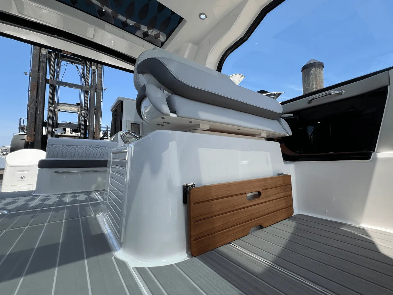 2025 Sea Ray Sundancer 370 Outboard 37.0 feet, Clearwater, Florida #46