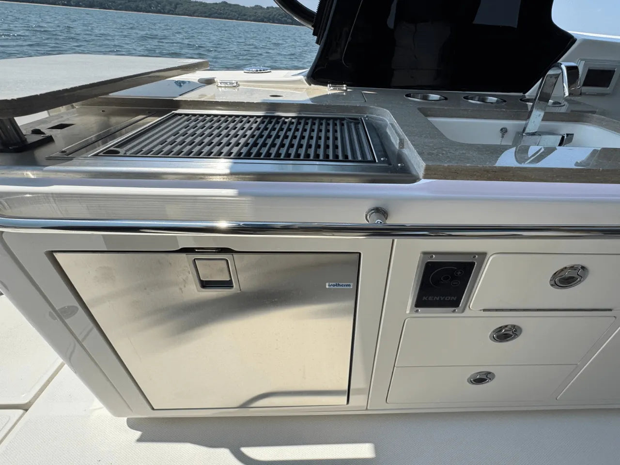 2025 Boston Whaler 380 Realm 38.0 feet, Clearwater, Florida #43