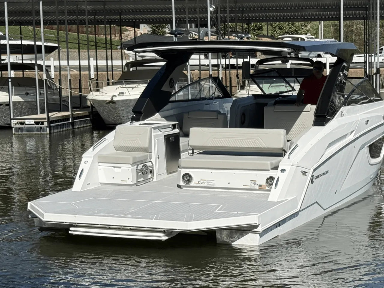 2025 Cruisers Yachts 34 GLS 34.0 feet, Clearwater, Florida #9