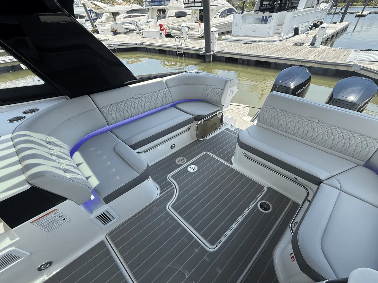 2025 Sea Ray Sundancer 370 Outboard 37.0 feet, Clearwater, Florida #19