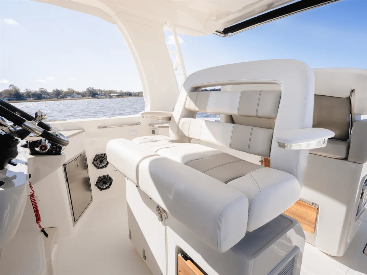 2025 Boston Whaler 350 Realm 35.0 feet, Clearwater, Florida #19
