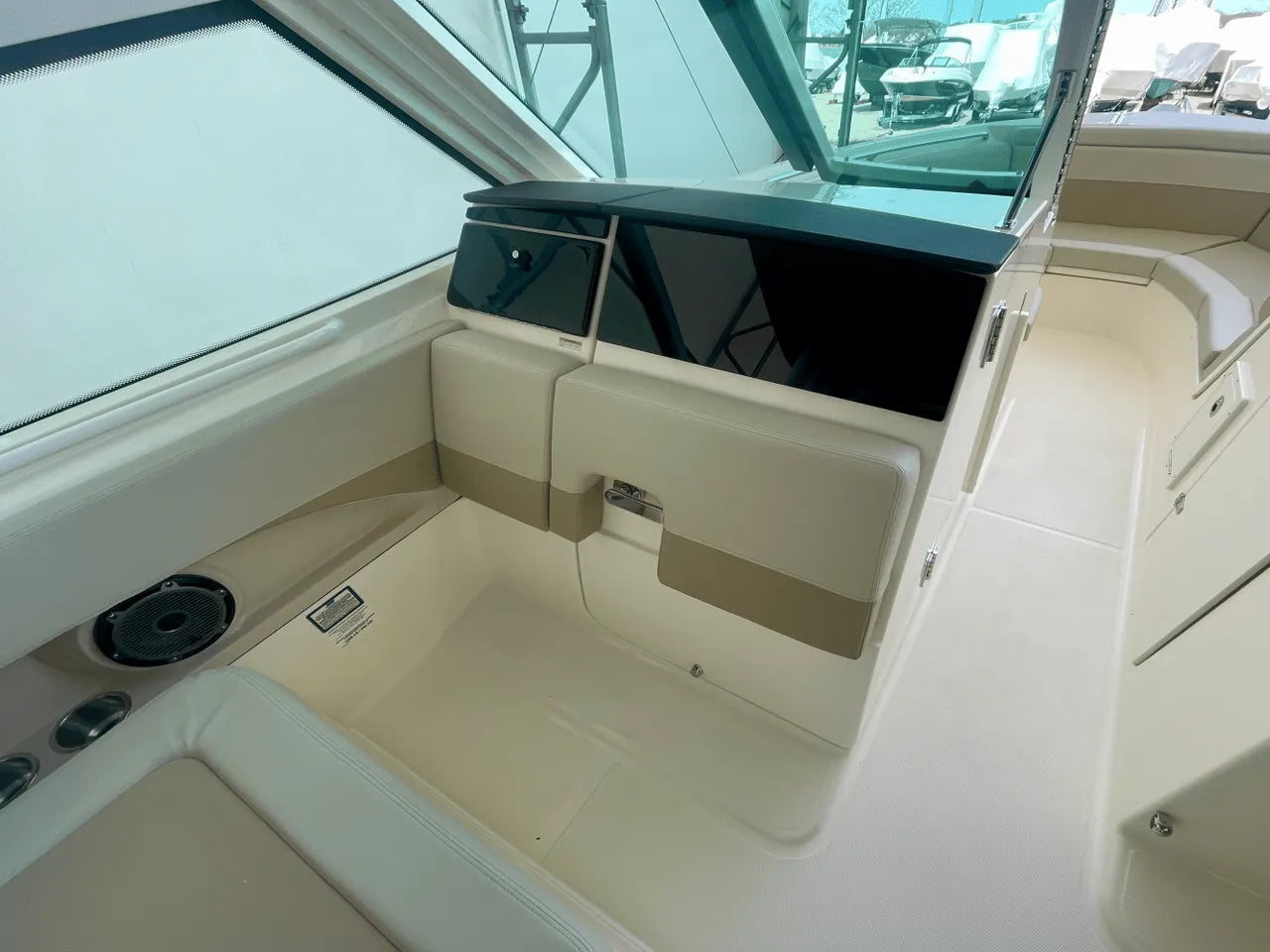 2025 Boston Whaler 280 Vantage 28.0 feet, Clearwater, Florida #19