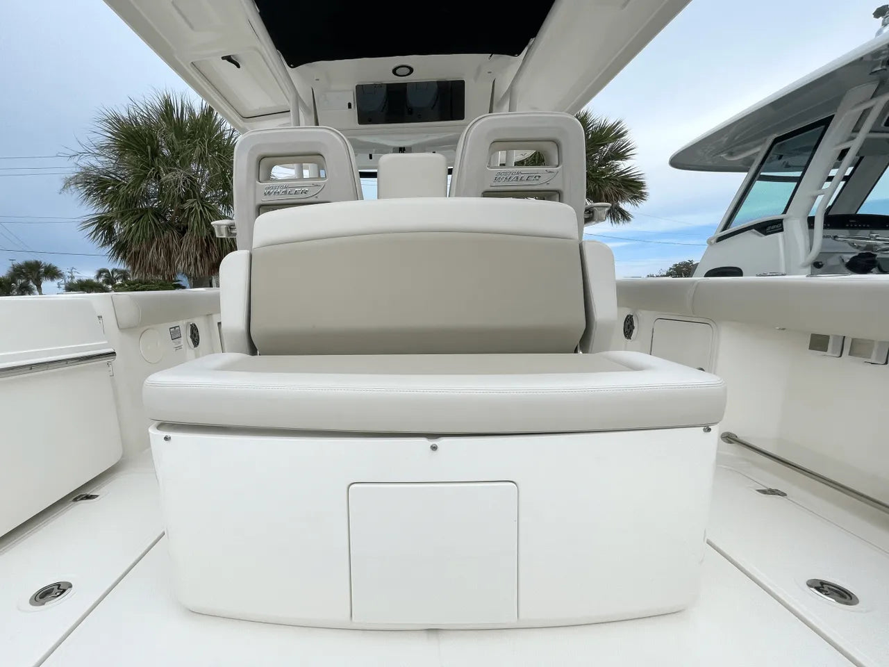 2025 Boston Whaler 330 Outrage 33.0 feet, Clearwater, Florida #18
