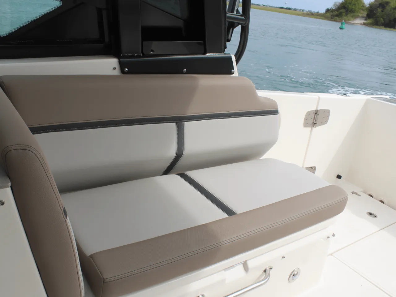 2026 Boston Whaler 330 Vantage 33.0 feet, Clearwater, Florida #38