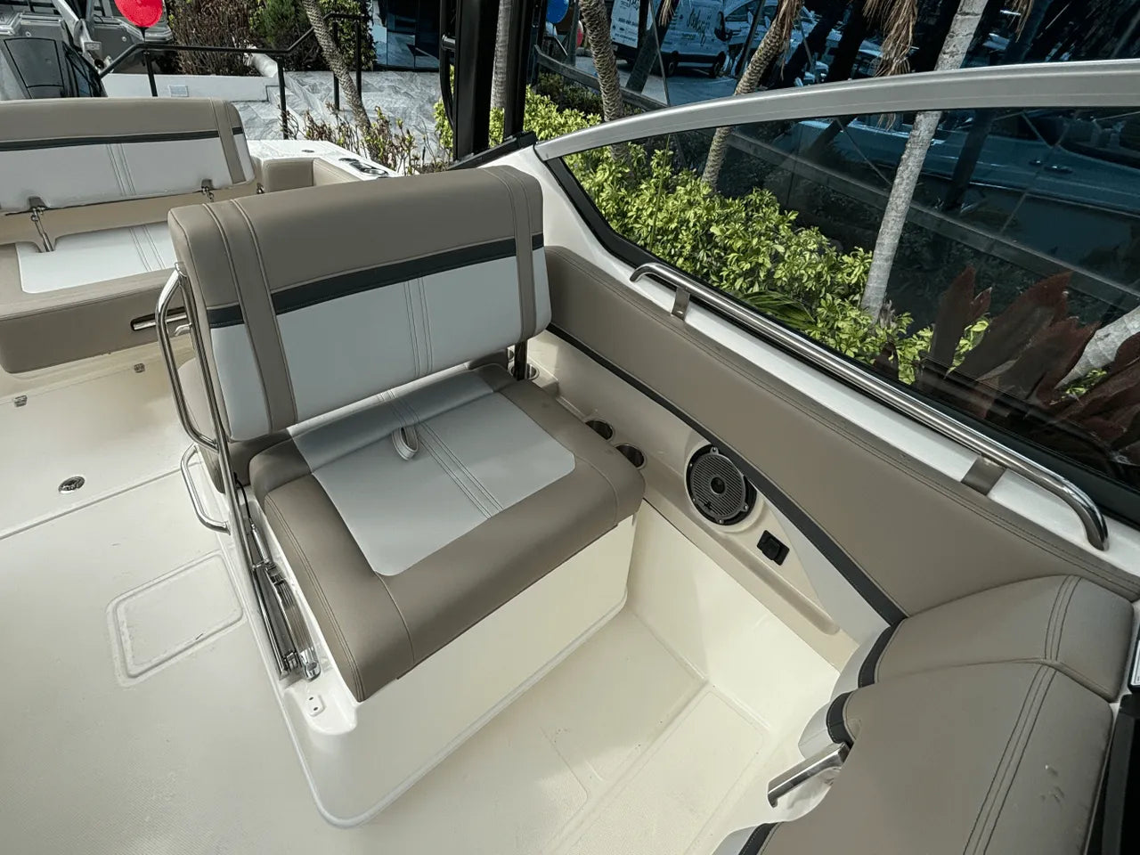 2025 Boston Whaler 240 Vantage 24.0 feet, Clearwater, Florida #12